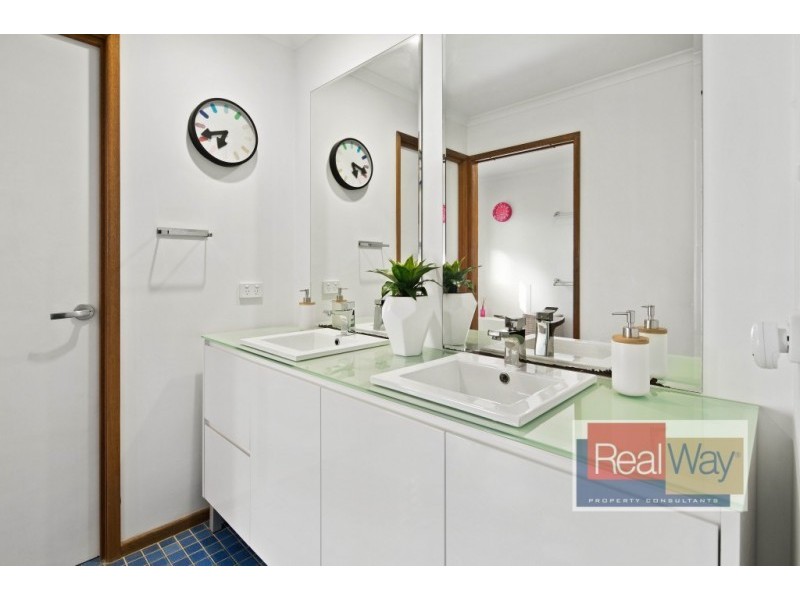 9 Ironbark Road, Little Mountain QLD 4551