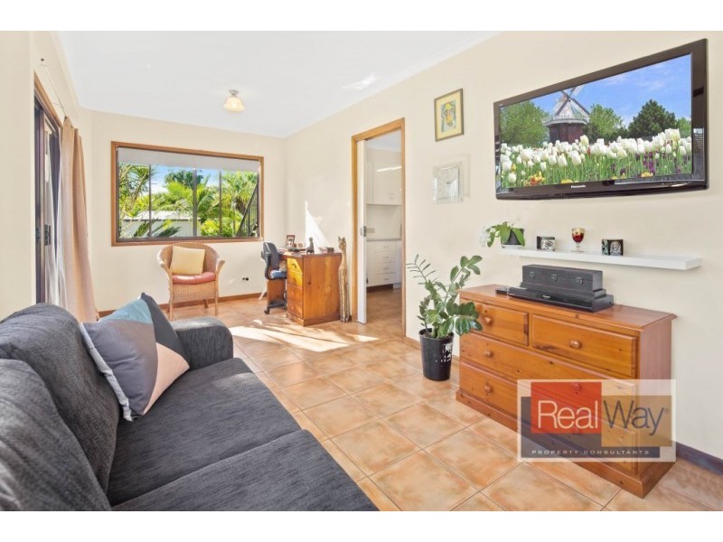 9 Ironbark Road, Little Mountain QLD 4551