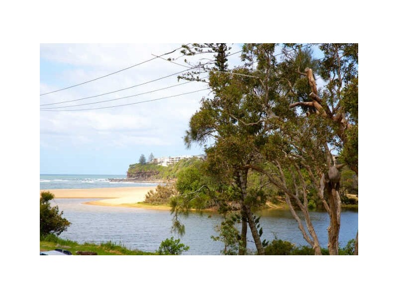 7 Crees Parade, Dicky Beach QLD 4551