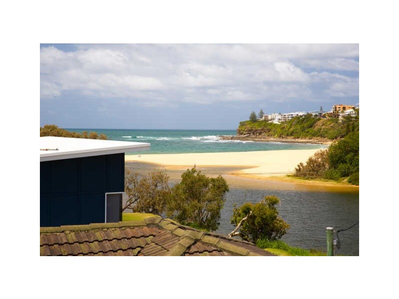 7 Crees Parade, Dicky Beach QLD 4551
