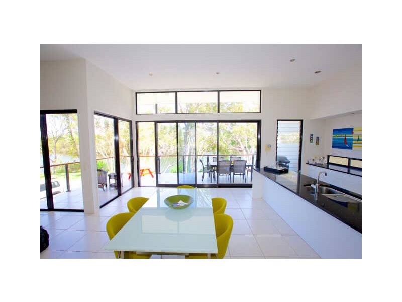 7 Crees Parade, Dicky Beach QLD 4551
