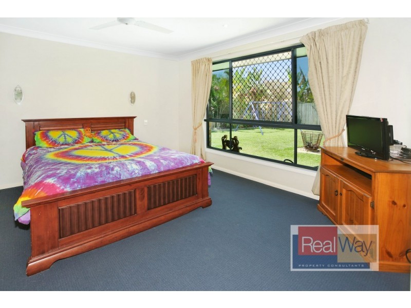 20 Water Side Place, Little Mountain QLD 4551