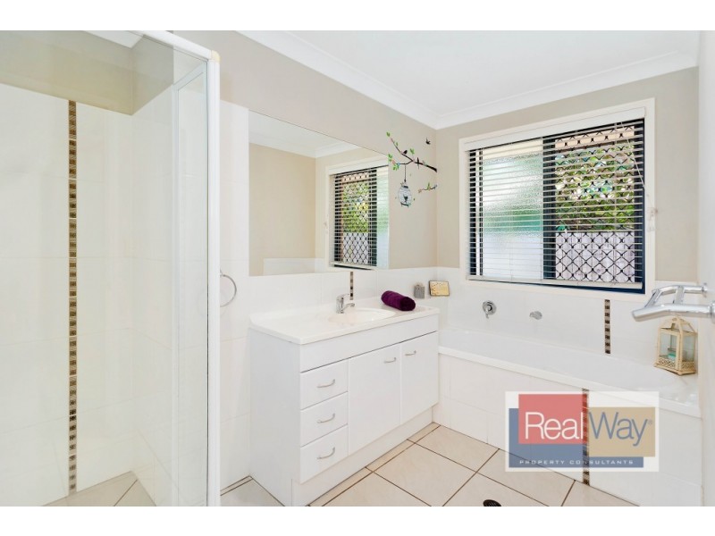 20 Water Side Place, Little Mountain QLD 4551