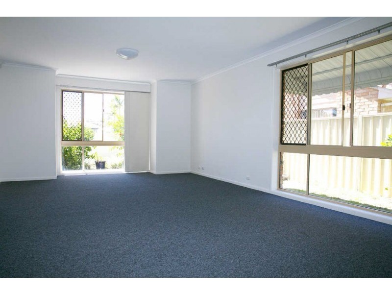 2 Tandara Street, Warana QLD 4575