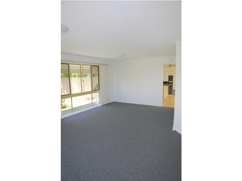 2 Tandara Street, Warana QLD 4575