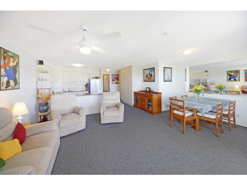 21/3 Landsborough Parade, Golden Beach QLD 4551
