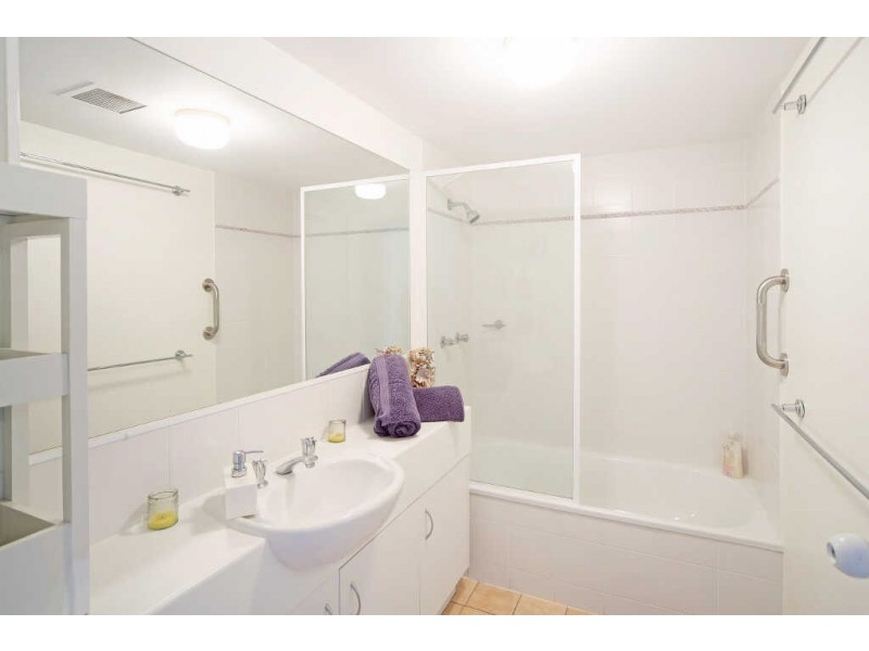 21/3 Landsborough Parade, Golden Beach QLD 4551