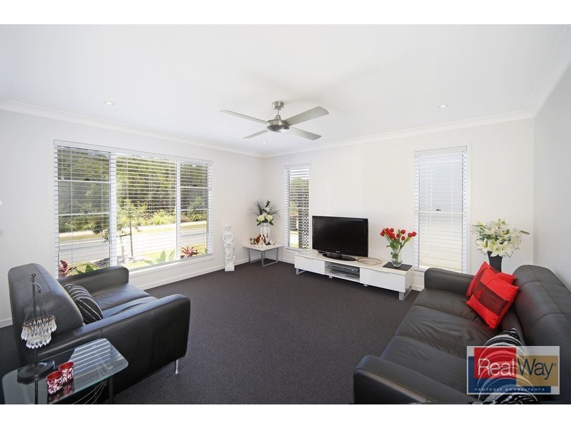 31 Apple Crescent, Caloundra West QLD 4551