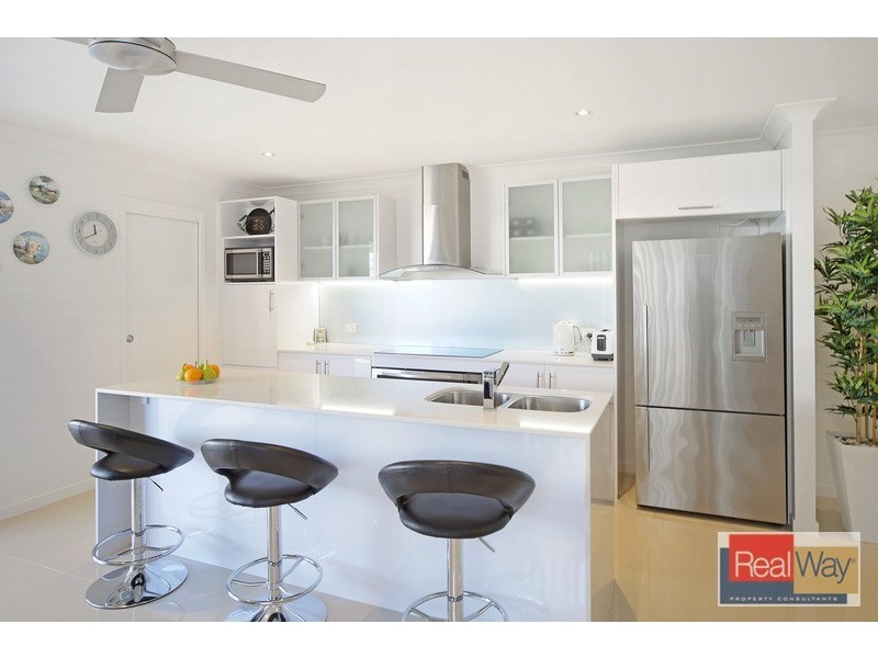 31 Apple Crescent, Caloundra West QLD 4551