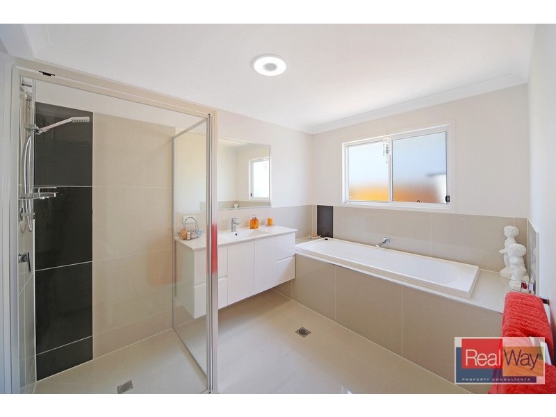 31 Apple Crescent, Caloundra West QLD 4551