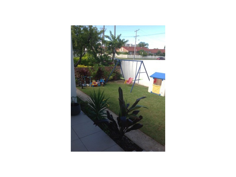 2/55 Arthur Street, Caloundra QLD 4551