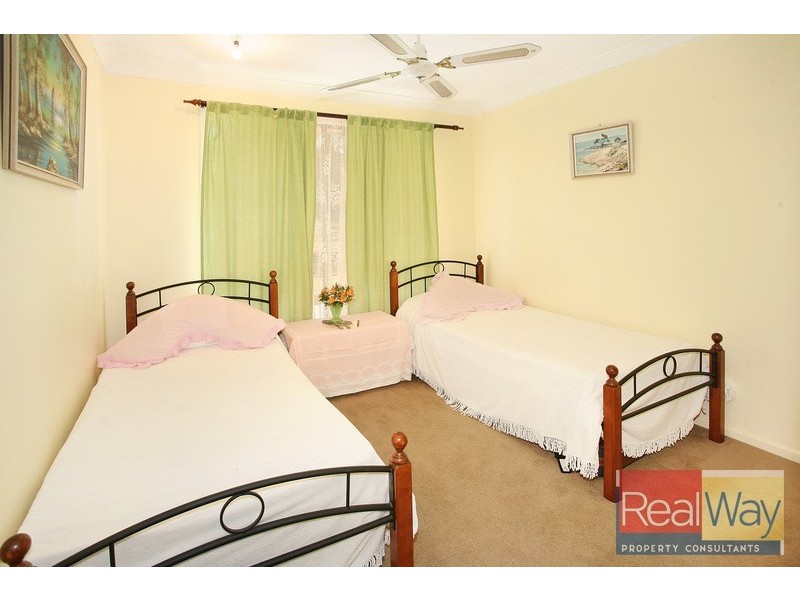 50 Enfield Crescent, Battery Hill QLD 4551