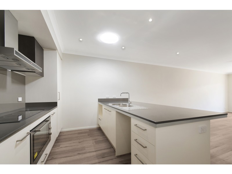 42 Amber Drive, Caloundra West QLD 4551