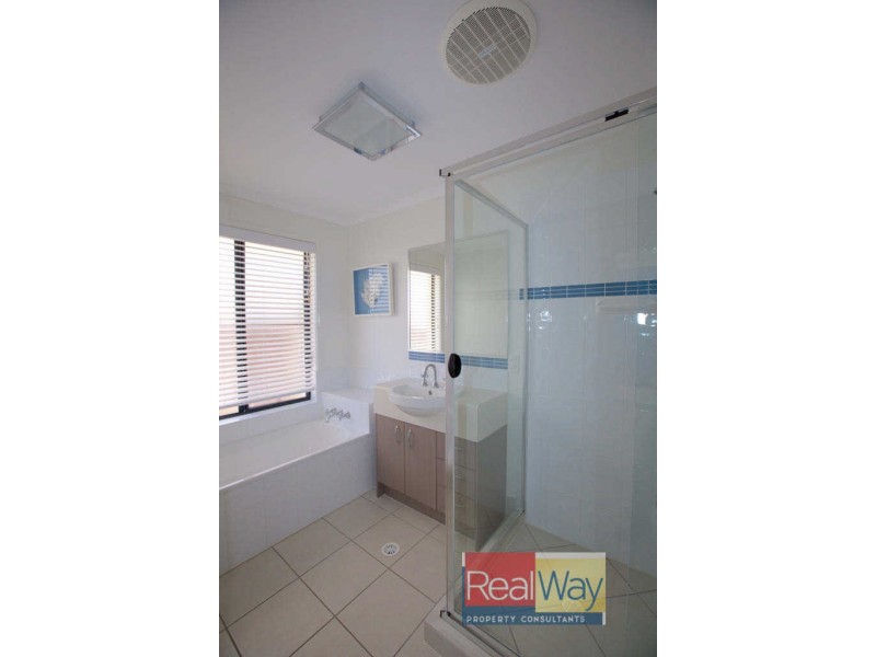 4 Satinash Street, Meridan Plains QLD 4551