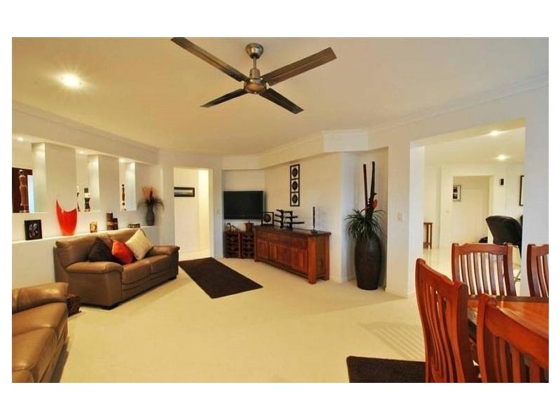 18 Endeavour Crescent, Pelican Waters QLD 4551