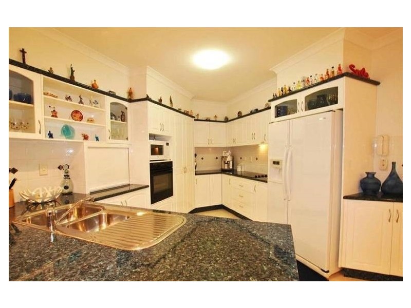 18 Endeavour Crescent, Pelican Waters QLD 4551