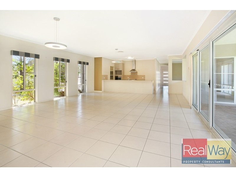 7 Columba Place, Golden Beach QLD 4551