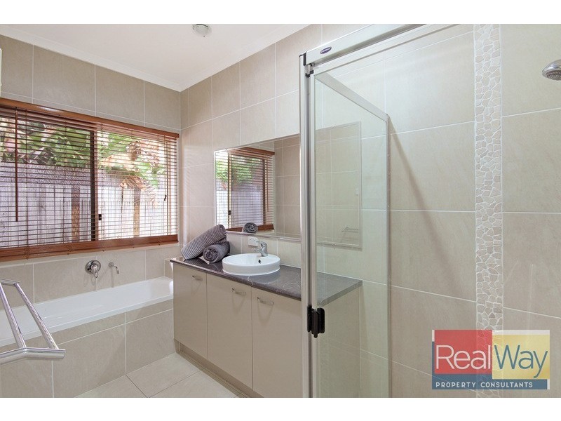 5 Currimundi Road, Currimundi QLD 4551