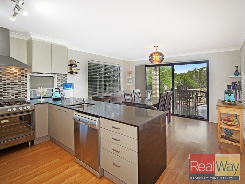 17 Viewland Drive, Mooloolah Valley QLD 4553