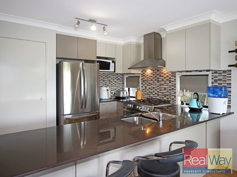 17 Viewland Drive, Mooloolah Valley QLD 4553