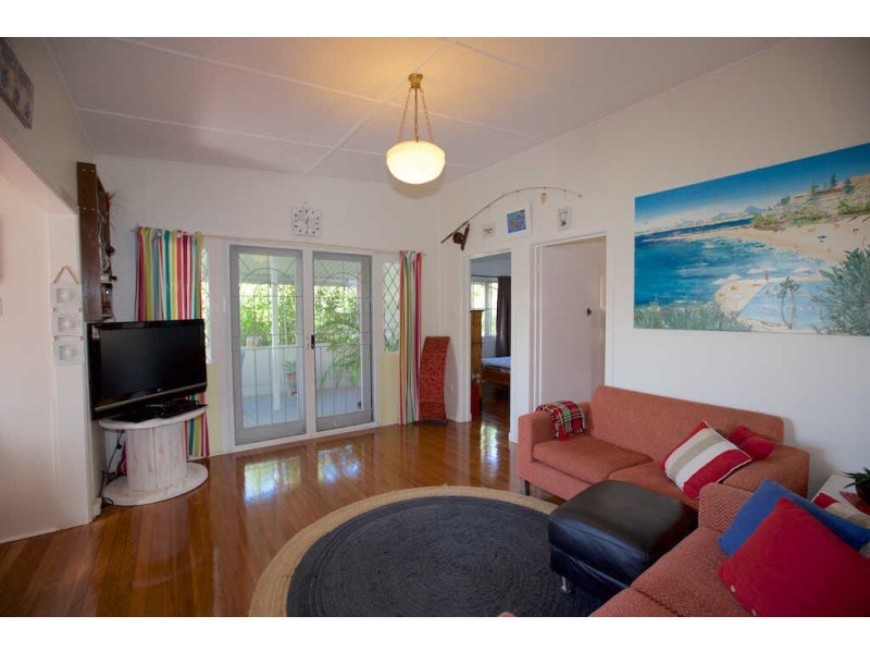 38 Taylor Ave, Golden Beach QLD 4551