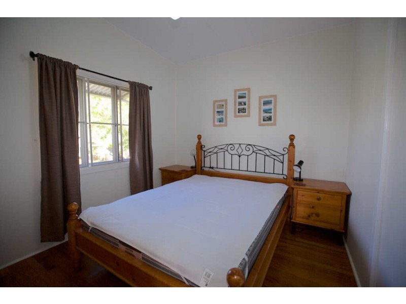 38 Taylor Ave, Golden Beach QLD 4551
