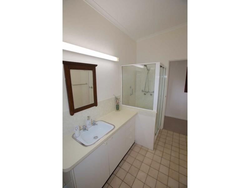 38 Taylor Ave, Golden Beach QLD 4551