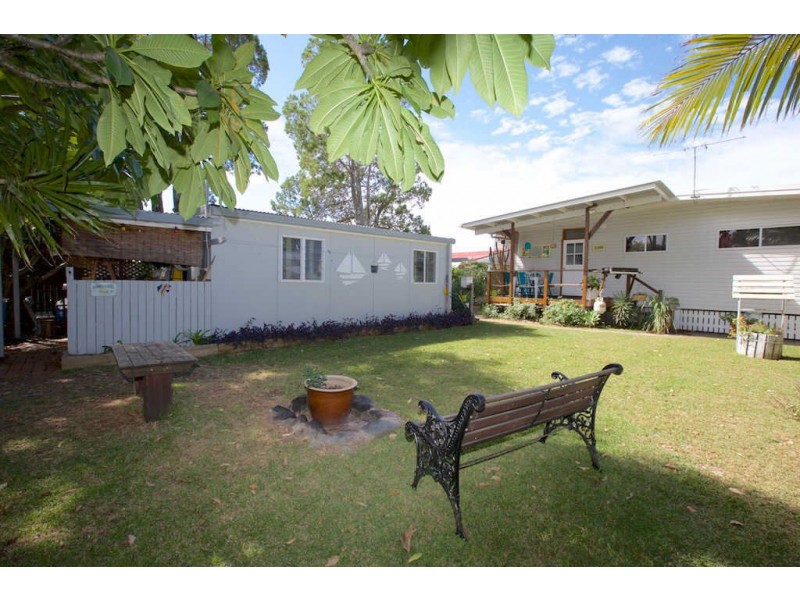 38 Taylor Ave, Golden Beach QLD 4551