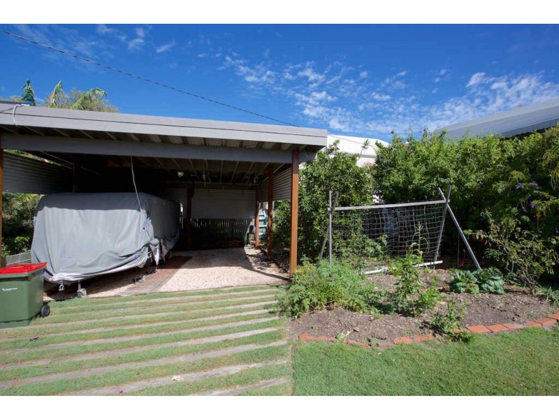 38 Taylor Ave, Golden Beach QLD 4551