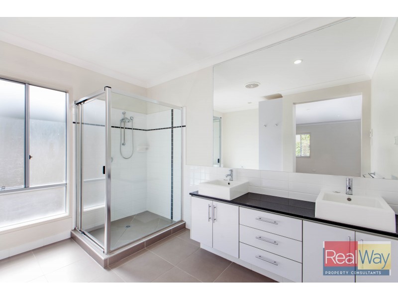 5 Stephen Burton Way, Pelican Waters QLD 4551