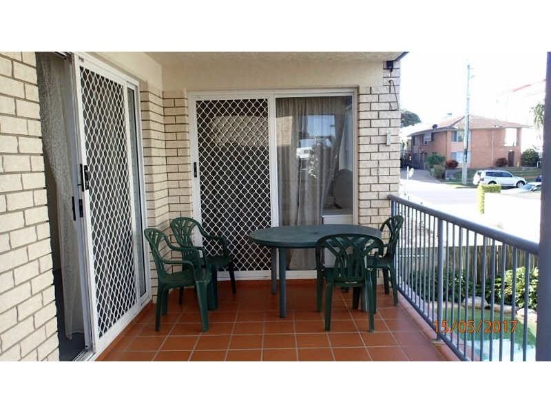 2/1 Latona Ave, Caloundra QLD 4551
