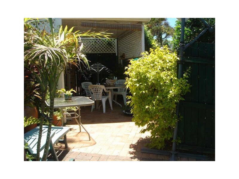 6/50 Omrah Ave, Caloundra QLD 4551