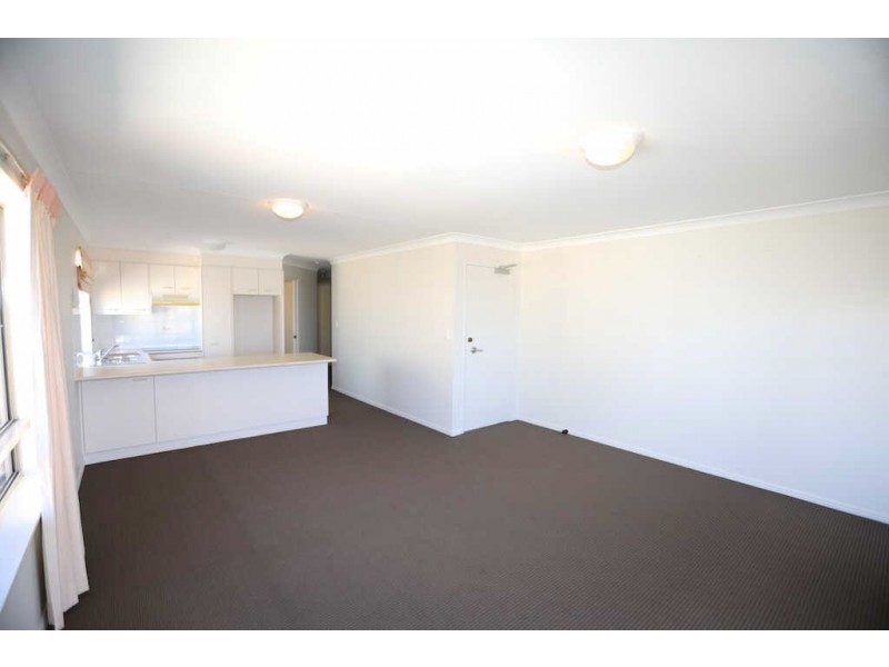 5/10 Mahia Terrace, Kings Beach QLD 4551
