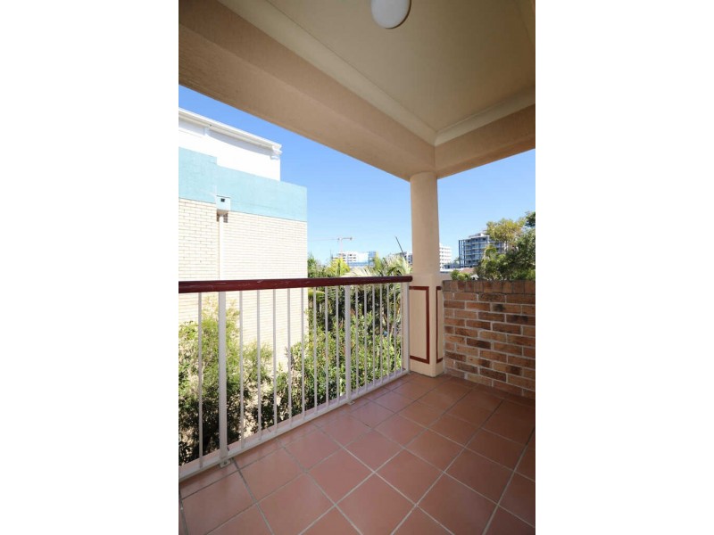 5/10 Mahia Terrace, Kings Beach QLD 4551