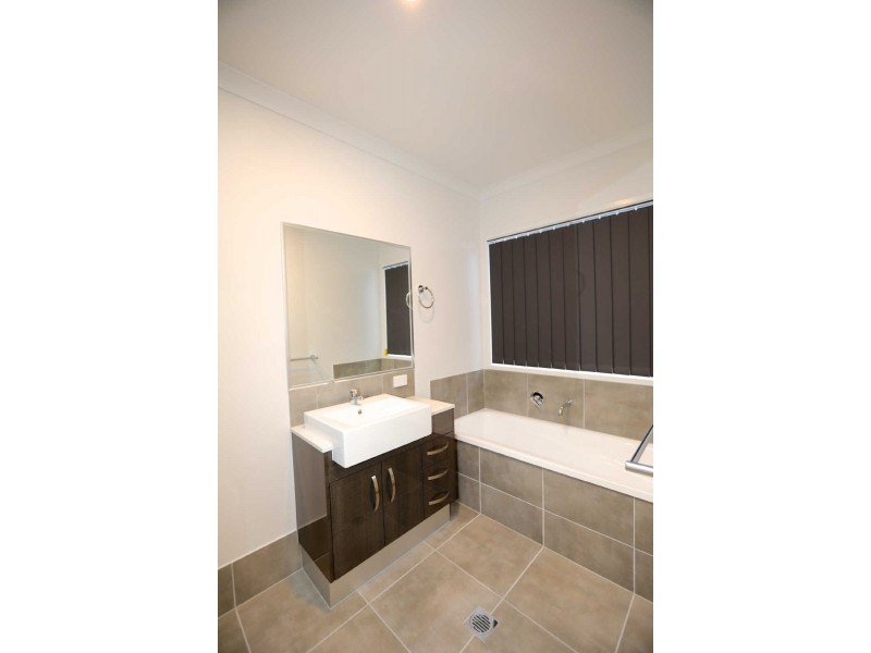 20 Rosseau Street, Bells Creek QLD 4551