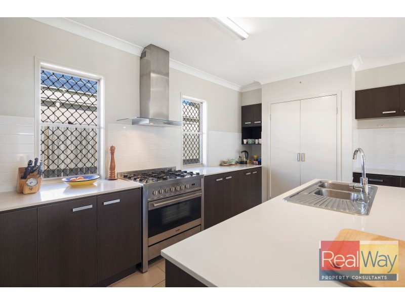 8 Kakadu Court, Little Mountain QLD 4551