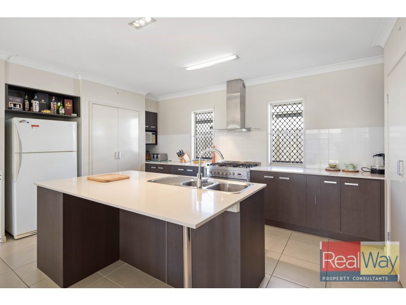 8 Kakadu Court, Little Mountain QLD 4551