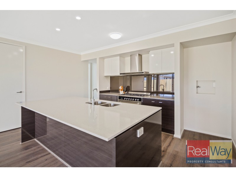 13 Rosseau Street, Caloundra West QLD 4551