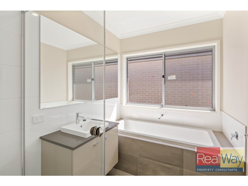 13 Rosseau Street, Caloundra West QLD 4551