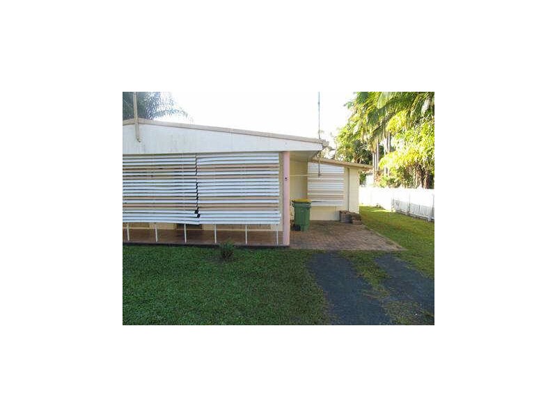 5 Second Ave, Caloundra QLD 4551