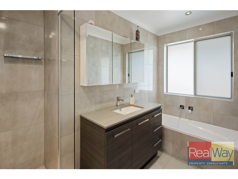 6 Colonial Court, Little Mountain QLD 4551