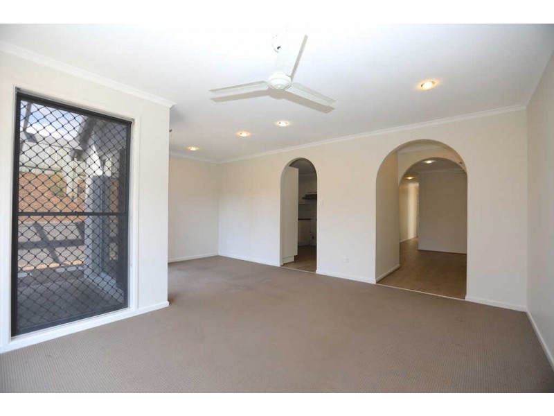 8 Snapper Street, Little Mountain QLD 4551