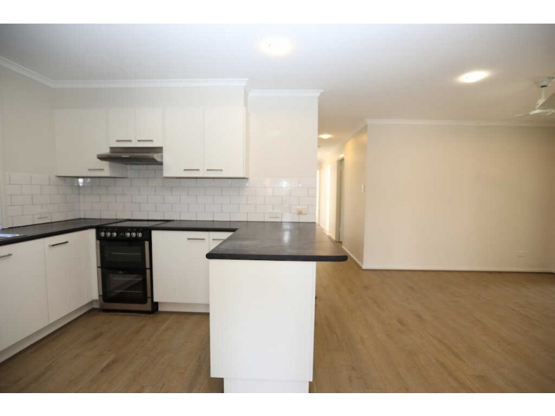 8 Snapper Street, Little Mountain QLD 4551