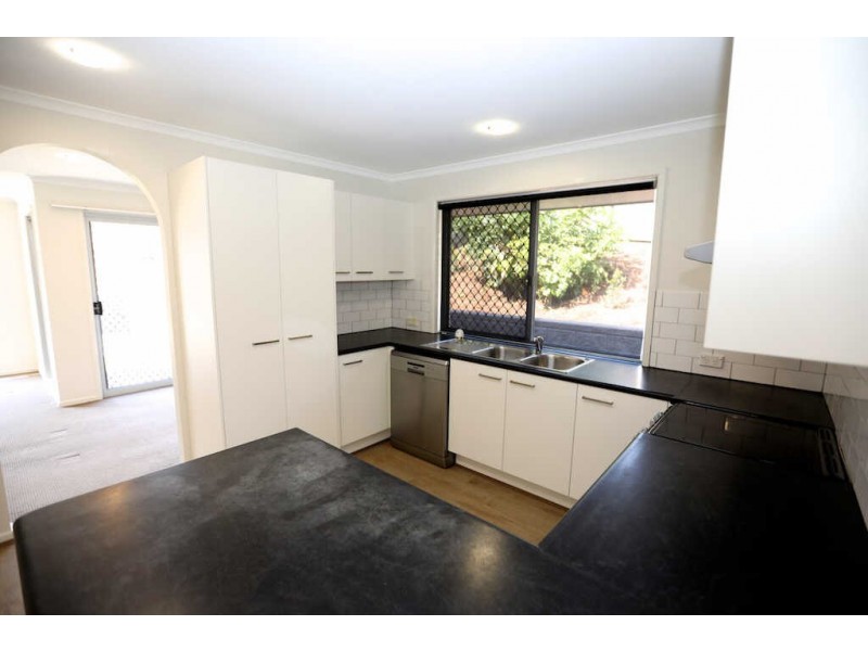 8 Snapper Street, Little Mountain QLD 4551