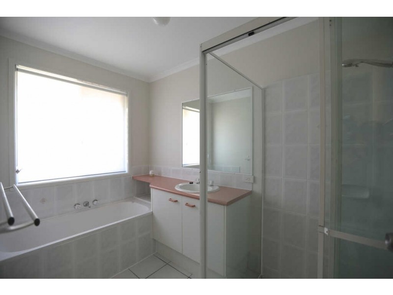 8 Snapper Street, Little Mountain QLD 4551