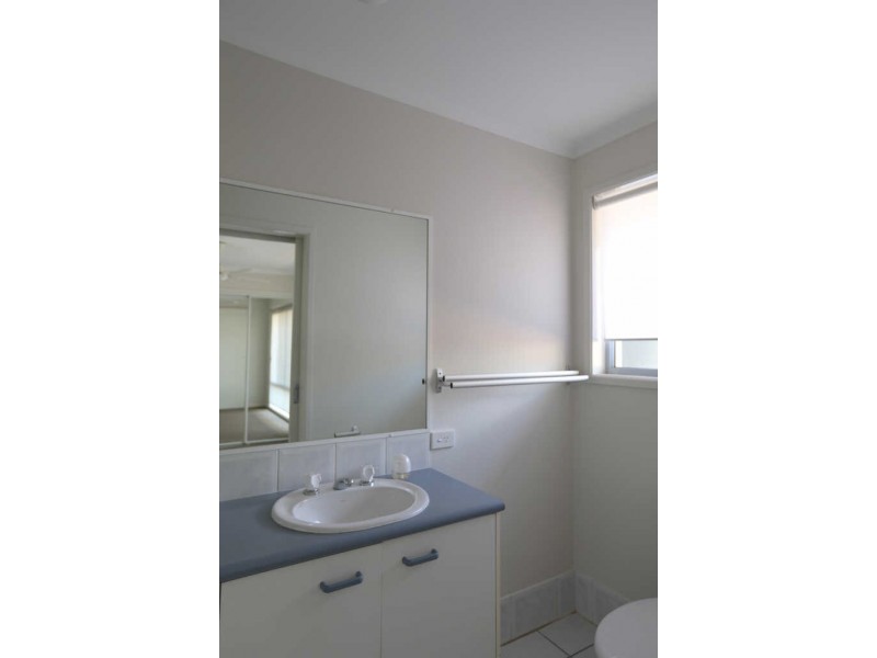 8 Snapper Street, Little Mountain QLD 4551