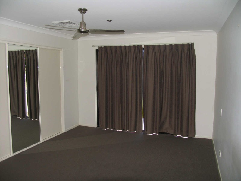 33 Cullen Drive, Little Mountain QLD 4551