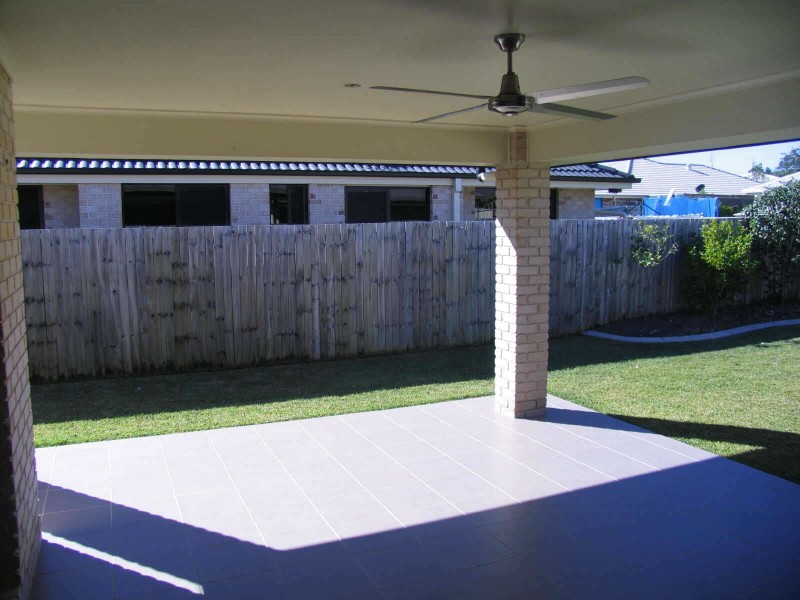 33 Cullen Drive, Little Mountain QLD 4551