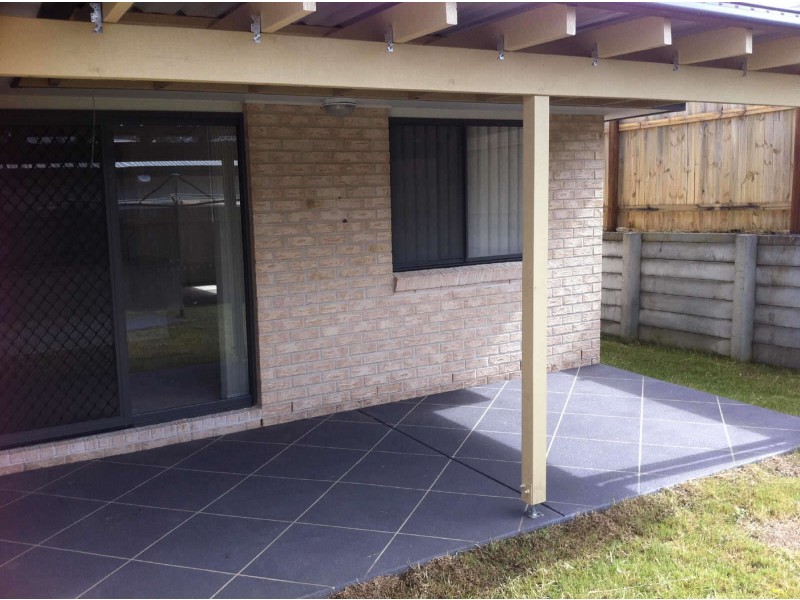 6 Leeside Street, Little Mountain QLD 4551