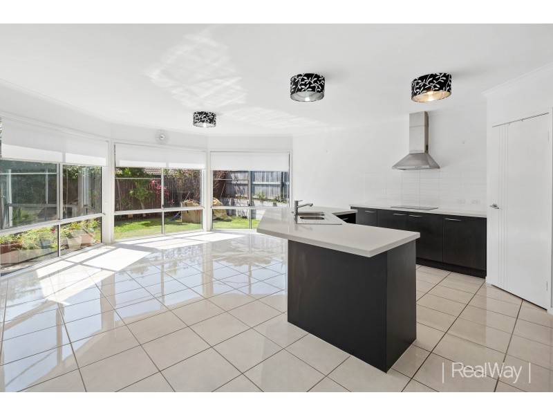 17 Pebbly Creek Crescent, Little Mountain QLD 4551